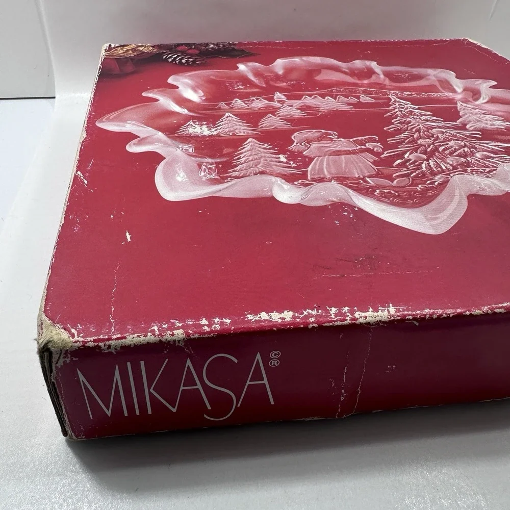 Mikasa Christmas Story Frosted‎ Glass Bon Bon Plate 9.75